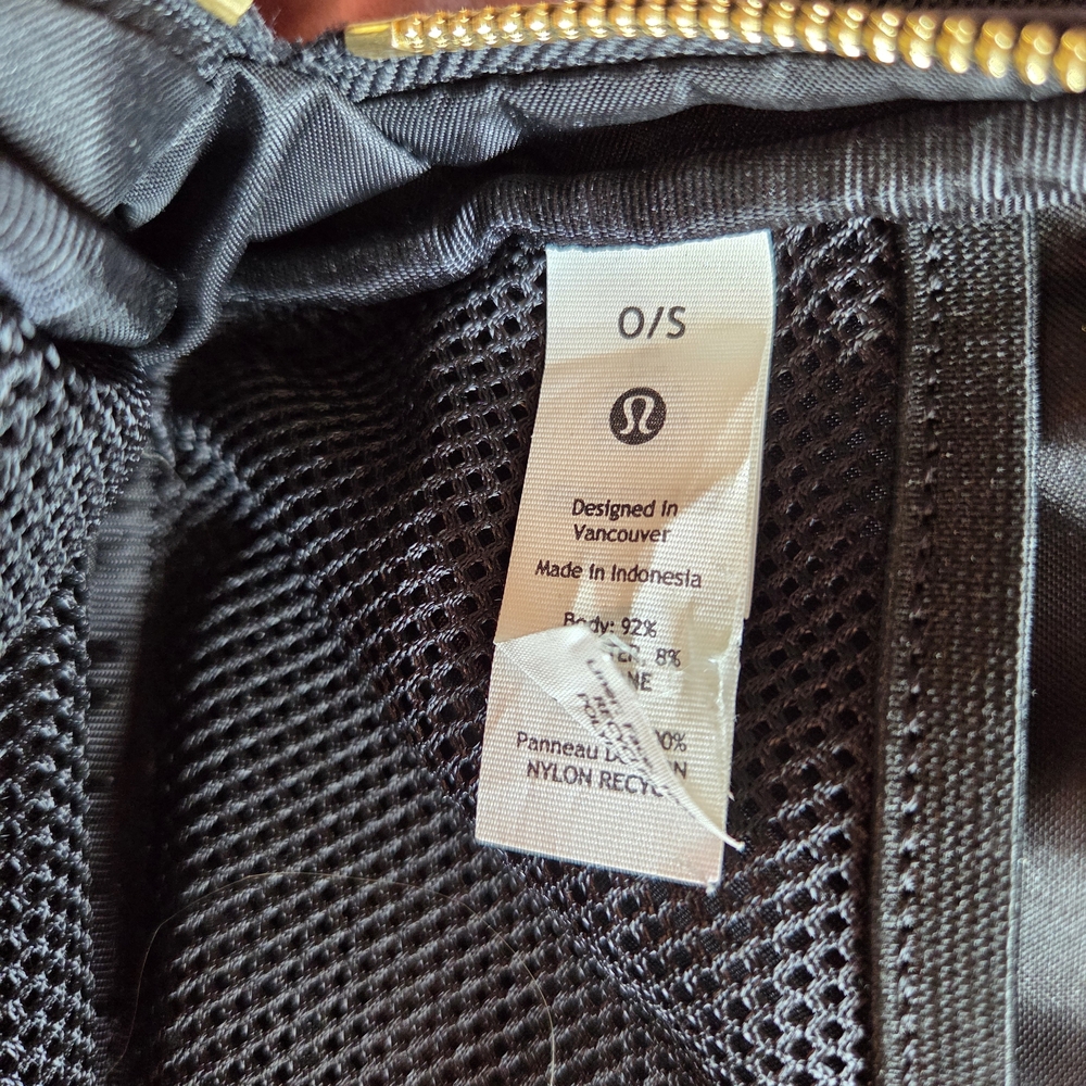 Lululemon Velour Belt Bag 1L Black/Gold - Picture 9 of 12